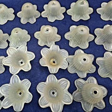 vintage lot of 40 pieces...